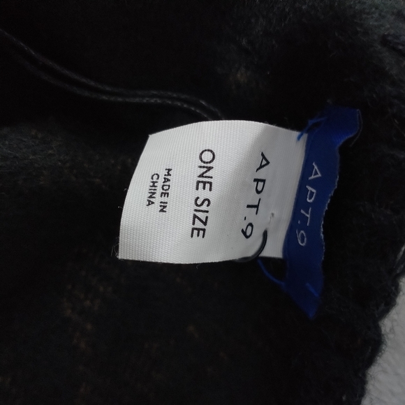 Apt. 9. Animal Print Reversible Cape Wrap OS - Picture 9 of 10